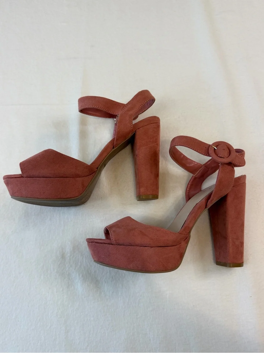 Women’s Suede Open-Toe Platform Sandals in Dusty Rose size 8